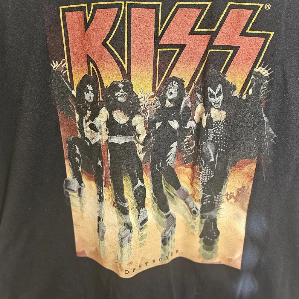 Kiss Black Tee with Band Graphic - Picture 2 of 3